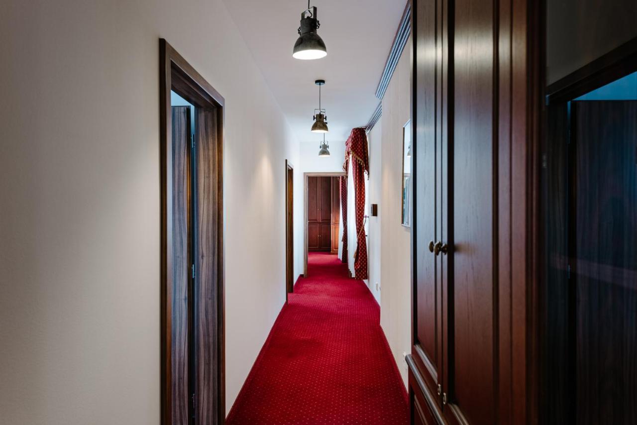 Petra Inn Apartments In Historical Palace Bratislava Exteriér fotografie